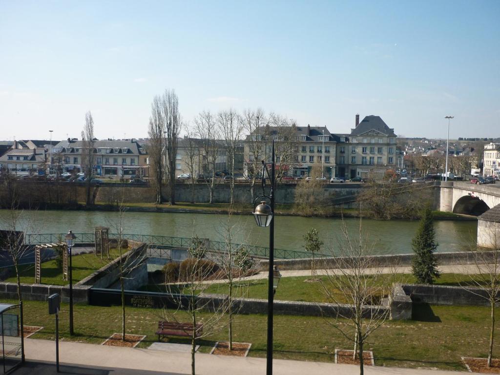 Cit'Hotel De Harlay Compiègne Eksteriør billede